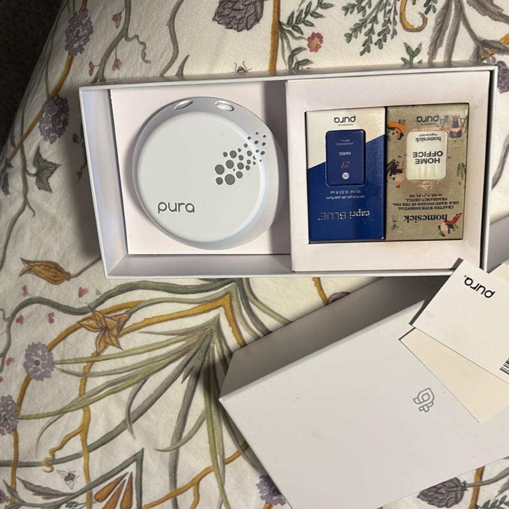 Pura Airdiffuser and 45 scents